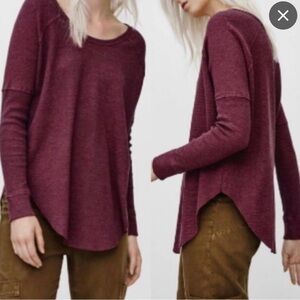 Aritzia TnA Alder waffle knit long sleeve thermal burgundy size small